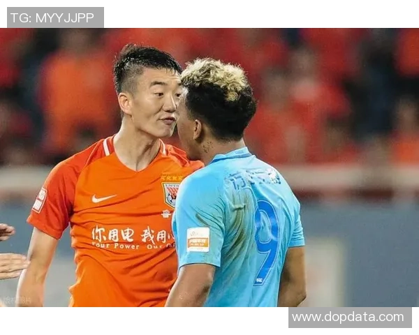 足球传奇巨星离世引发全球哀悼球迷纷纷致敬追忆辉煌岁月