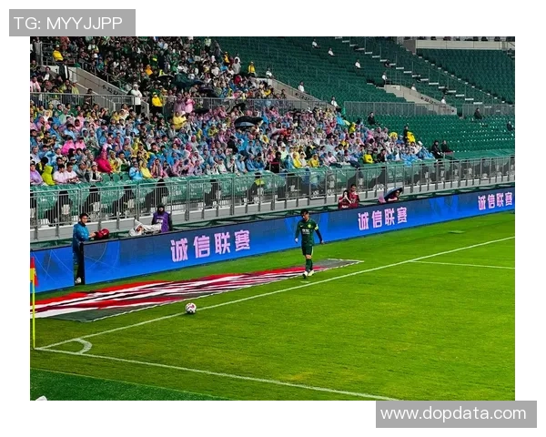 冯志刚：从青涩球员到足球场上的传奇故事与奋斗历程