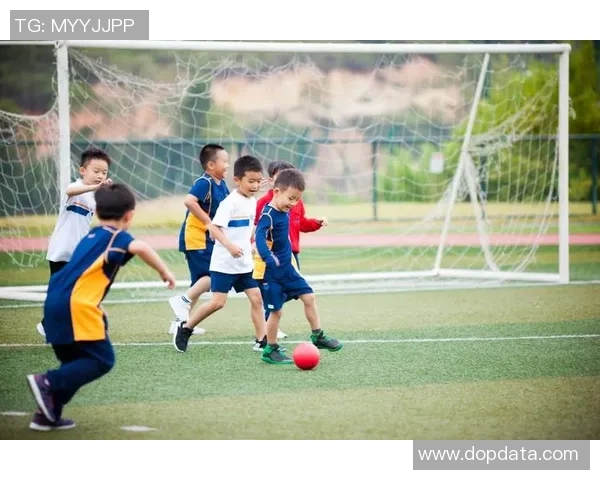 广州足球队的默契配合揭秘：从战术到团队精神的深度剖析