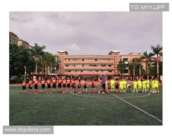 手台足球的魅力与挑战探索小型足球在城市生活中的新风尚与发展潜力